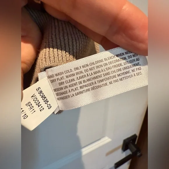 Old Navy tan cardigan embellishments lightweight soft 100% cotton vintage 2010 - Picture 6 of 9